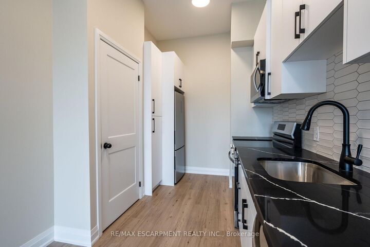 Property Photo:  728 Eleventh Avenue B  ON L8T 2K8 