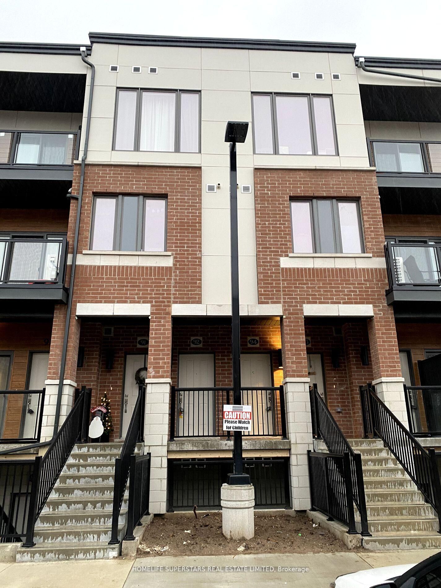 Property Photo:  25 Isherwood Avenue W 92  ON N1R 0E2 