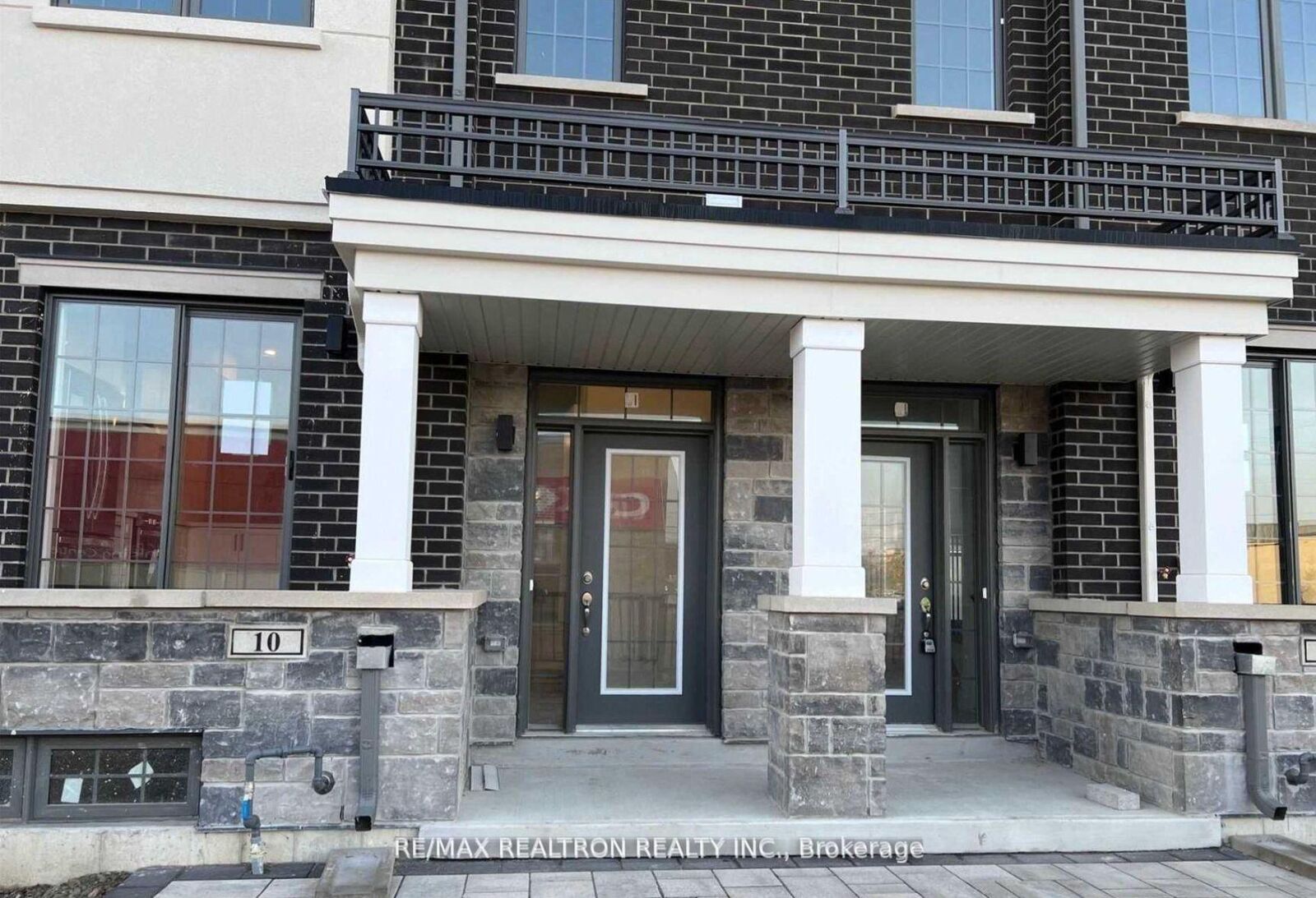 Property Photo:  10 Maybank Lane  ON L4A 2S9 