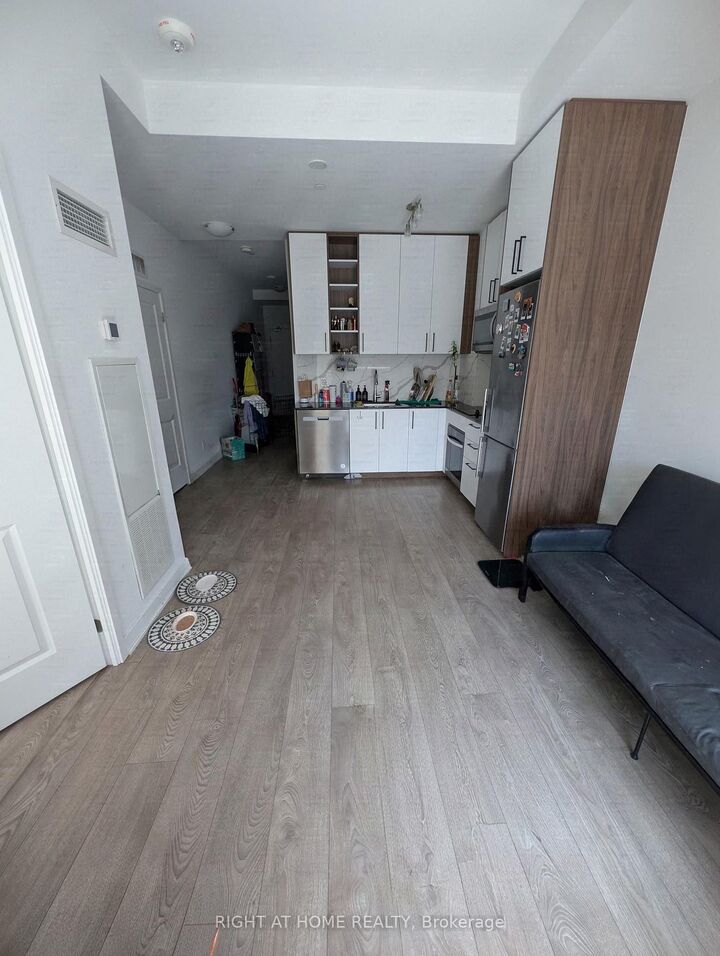 Property Photo: 543 Richmond Street W Lph15 ON M5V 0W9