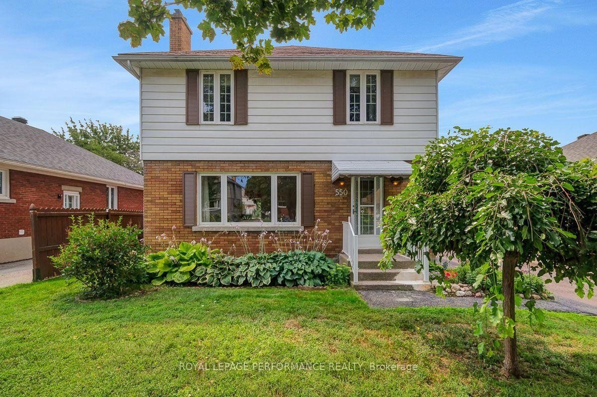 Property Photo:  550 Wolffdale Crescent  ON K1K 1N5 