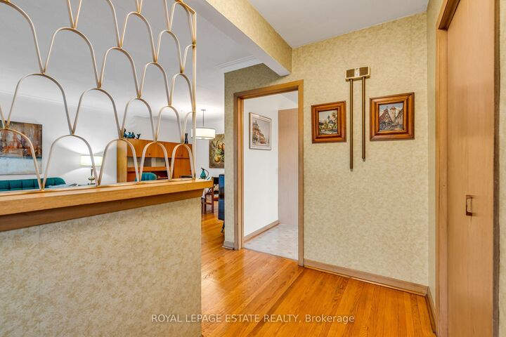 Property Photo:  252 Brimorton Road  ON M1H 2E1 
