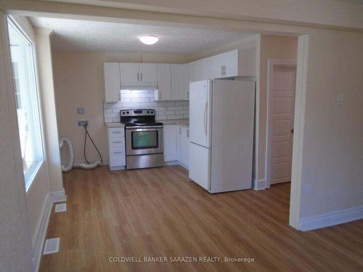 Property Photo:  383 Montfort Street N  ON K1L 5M9 