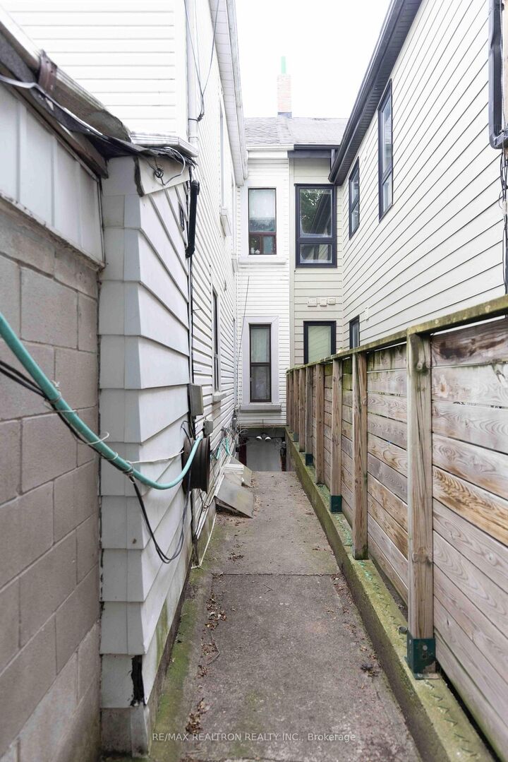 Property Photo:  210 Shaw Street Bsmt  ON M6J 2W8 