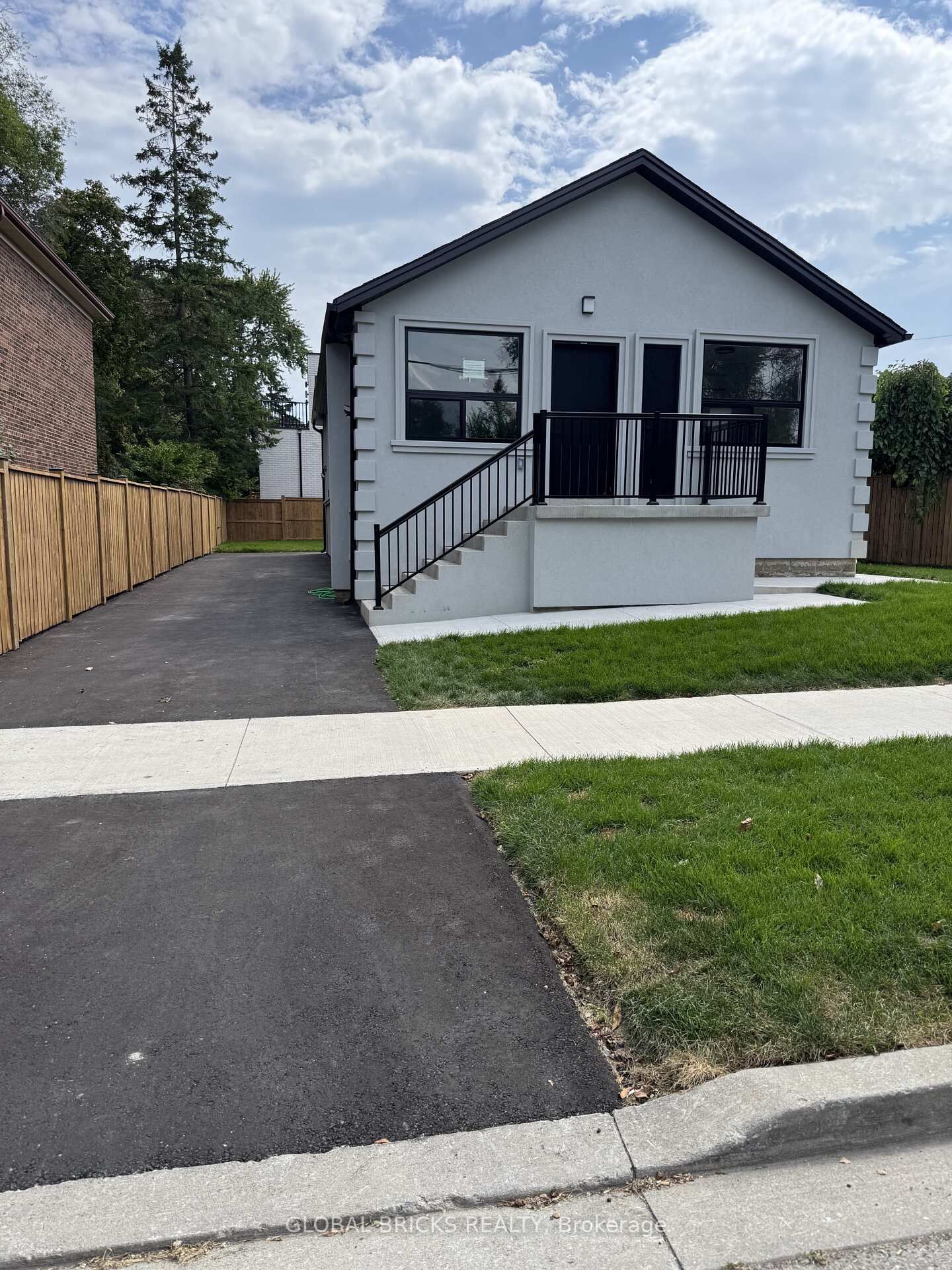 Property Photo:  101 Minerva Avenue Unit 2- Rear Upper  ON M1M 1V8 