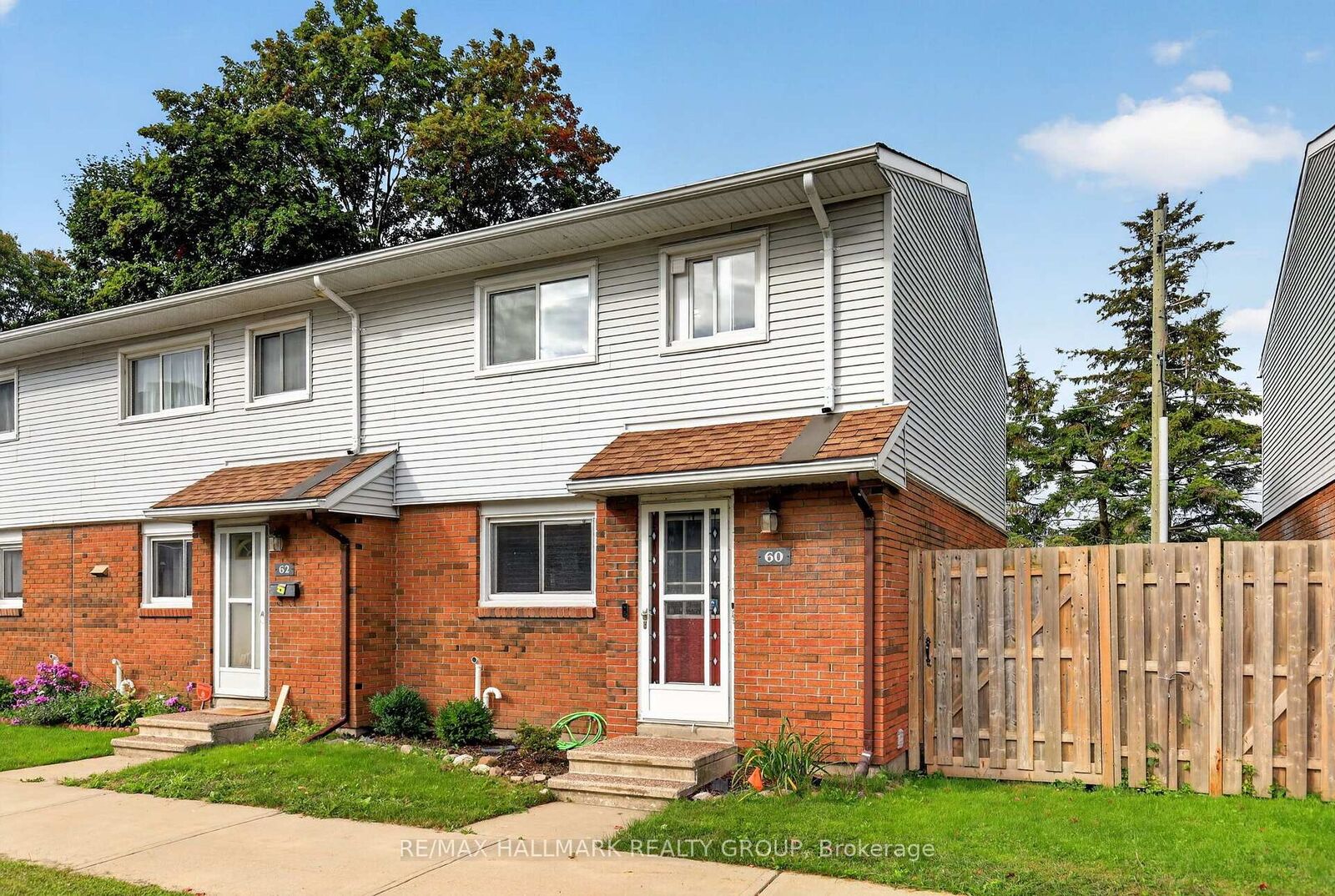 Property Photo:  1045 Morrison Drive 60  ON K2H 7L2 
