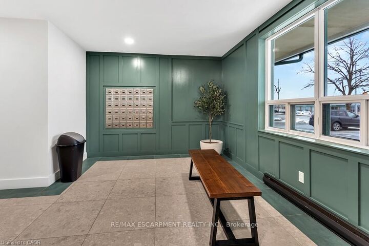 Property Photo:  421 Fairview Drive 501  ON N3R 7M3 