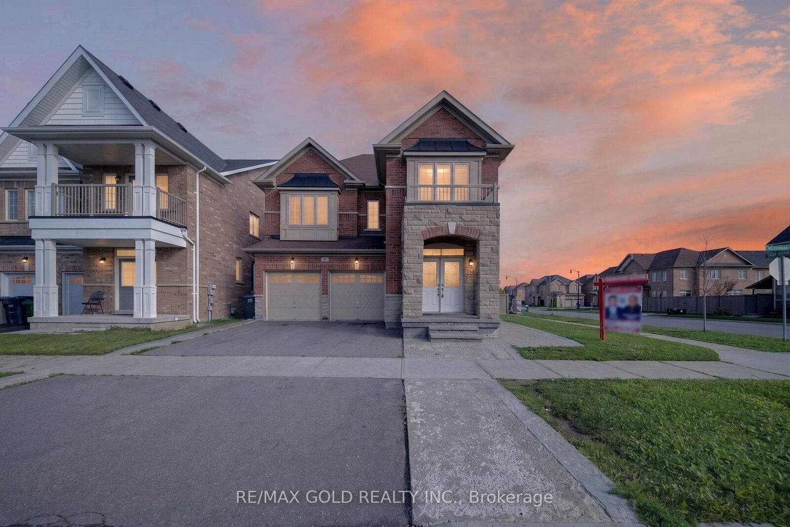 Property Photo:  43 Kilkarrin Road W  ON L7A 4C6 