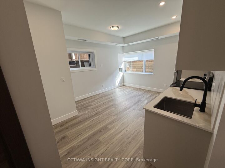 Property Photo:  266 Carruthers Avenue 4  ON K1Y 1N9 