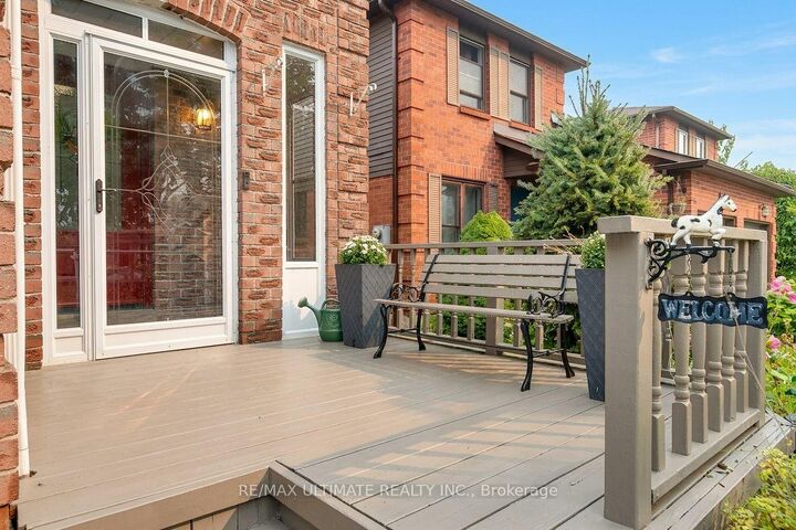 Property Photo:  73 Cluett Drive  ON L1S 7G3 