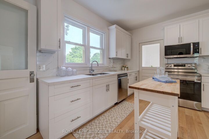 Property Photo:  25 Central Street  ON N2L 3A5 