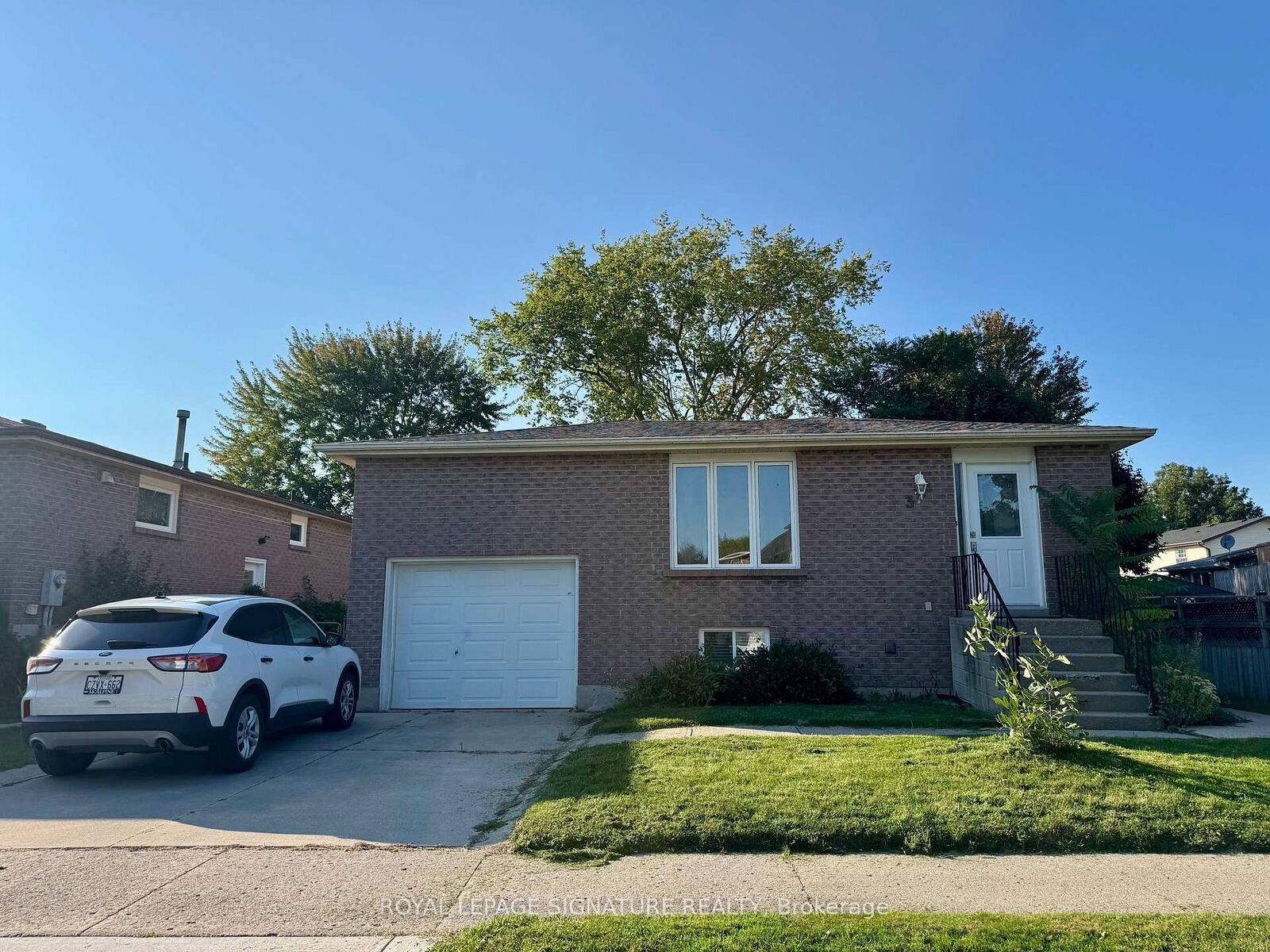Property Photo:  37 Ondrey Street  ON L3Z 2W9 