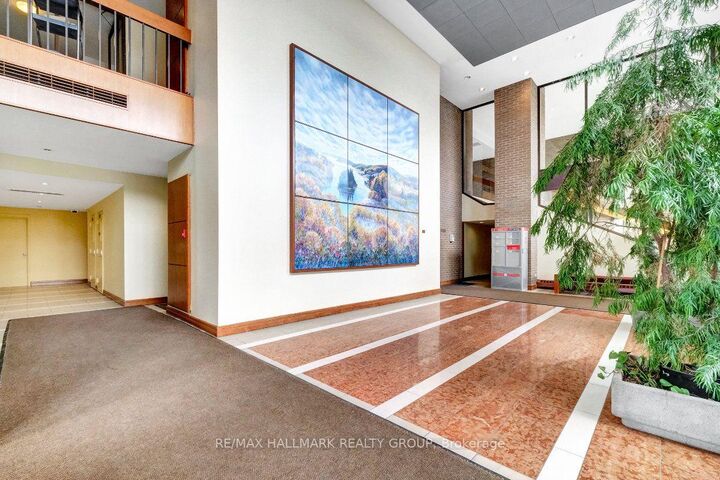 Property Photo:  505 St Laurent Boulevard 2204  ON K1K 3X4 