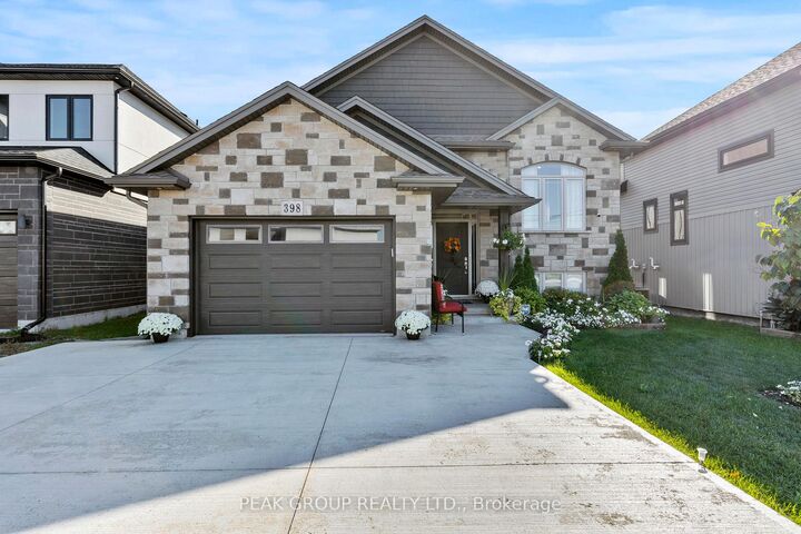 Property Photo:  398 Aqueduct Street  ON L3C 0H3 