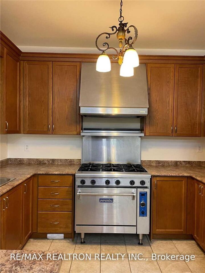 Property Photo:  