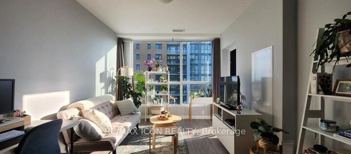 Property Photo:  104 Garment Street 1806  ON N2G 0C3 