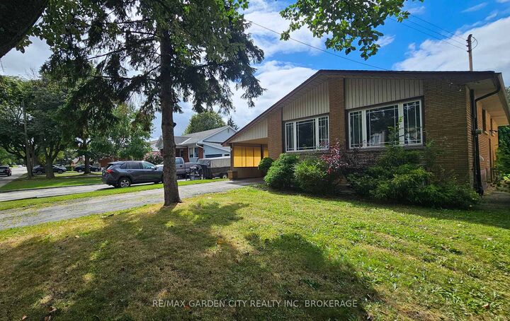 Property Photo:  48 Manning Avenue  ON L9A 3E7 