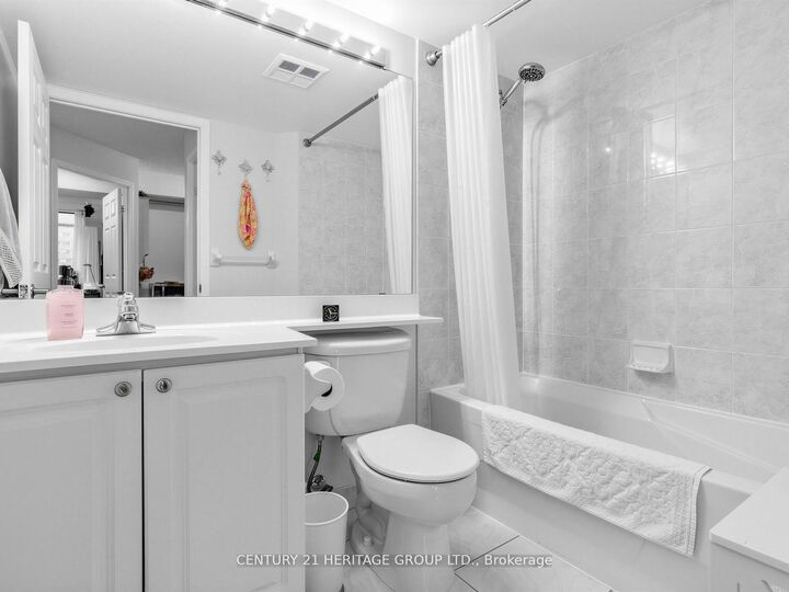 Property Photo: 155 Beecroft Road 815 ON M2N 7C6