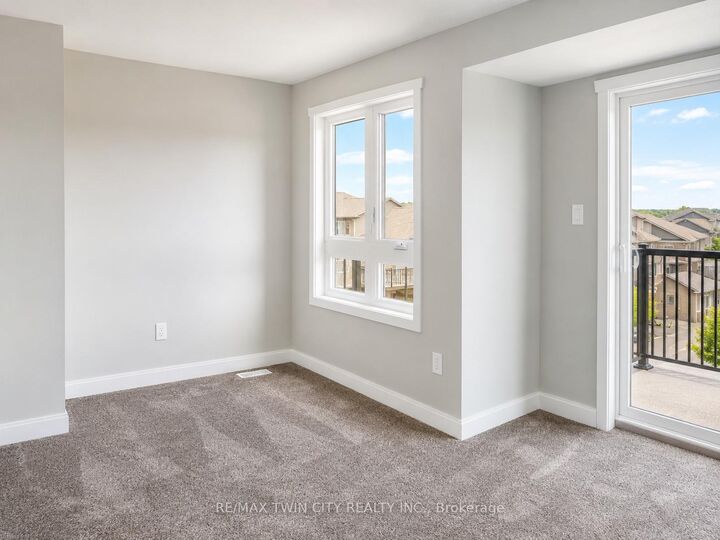 Property Photo:  1331 Countrystone Drive B3  ON N2N 3S4 