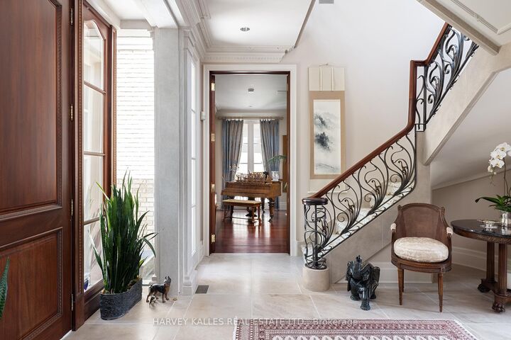 Property Photo:  173 Dunvegan Road  ON M5P 2P1 