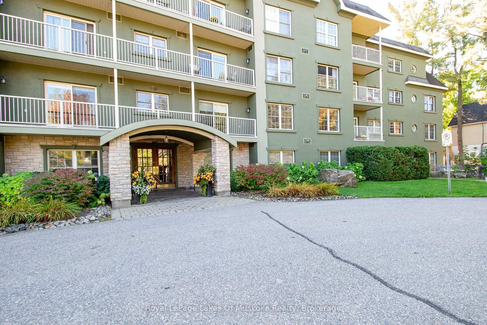 Property Photo:  24 Ontario Street 110  ON P1L 2H5 