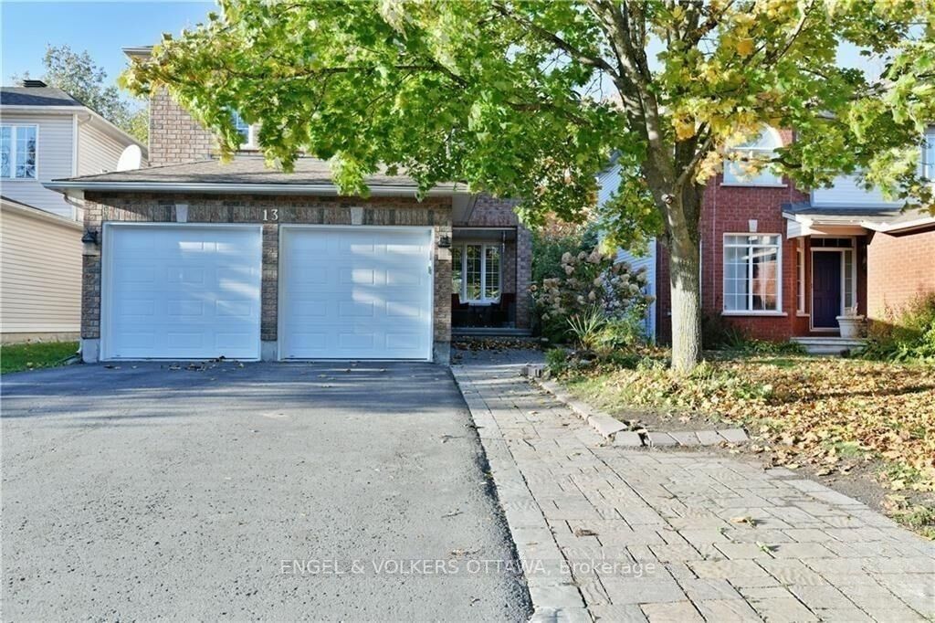 Property Photo:  13 Picasso Drive  ON K1G 5S9 
