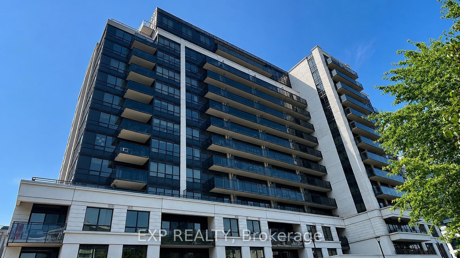 Property Photo:  55 De Boers Drive Lph03  ON M3J 0G5 