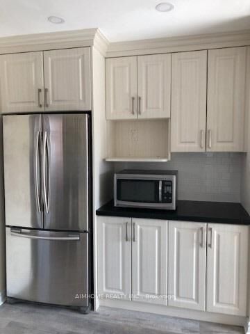 Property Photo:  5 Reiber Crescent  ON M2H 1C3 