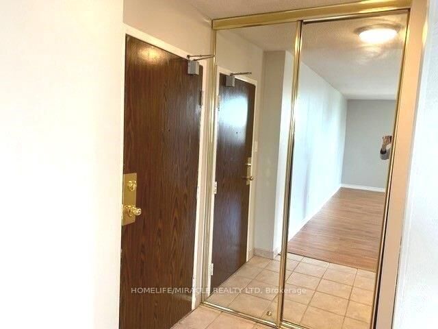 Property Photo:  25 Kensington Road 1411  ON L6T 3W8 