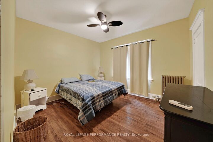 Property Photo:  114 Gloucester Street N  ON K6H 3W4 