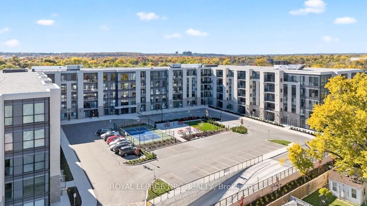 Property Photo:  50 Herrick Avenue Up32  ON L2P 2T9 