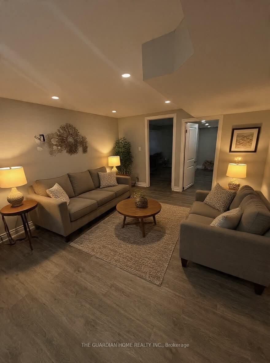 Property Photo:  117 Sleepy Hollow Place Bsmt  ON L1R 0E4 