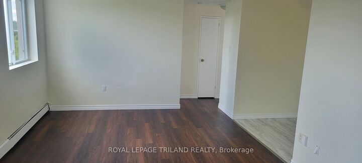 Property Photo:  5 Avon Road 602  ON N5P 3Y3 