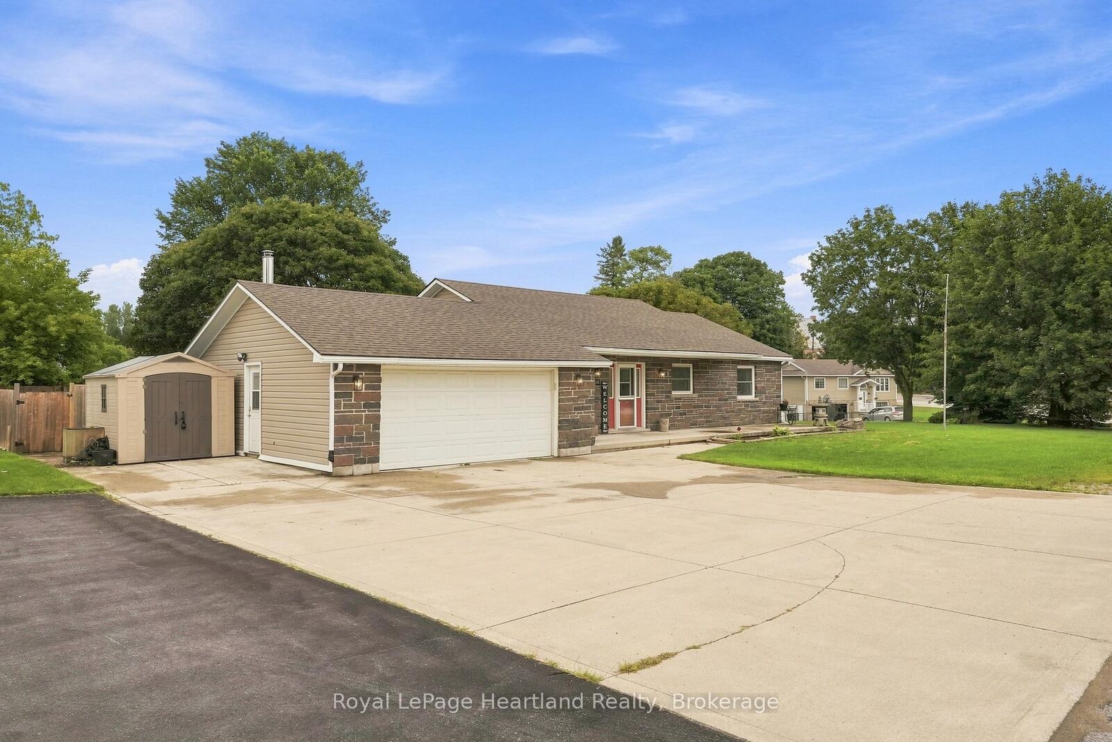 Property Photo: 1041 Main Street ON N0G 2X0