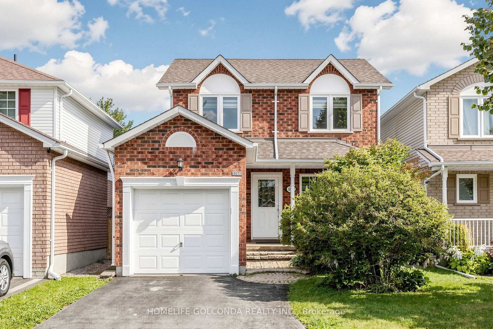Property Photo:  1704 Canadore Crescent  ON L1G 8A7 
