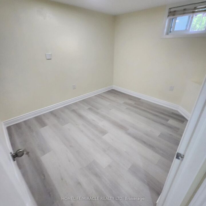 Photo de la propriété:  491 Salisbury Street  ON N5Y 3B4 