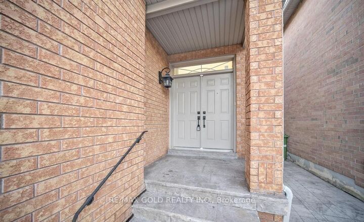 Property Photo:  83 Emily Carr Crescent  ON L7E 2K9 