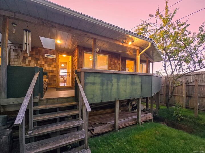 Property Photo:  585 1st St  BC V0N 3E0 