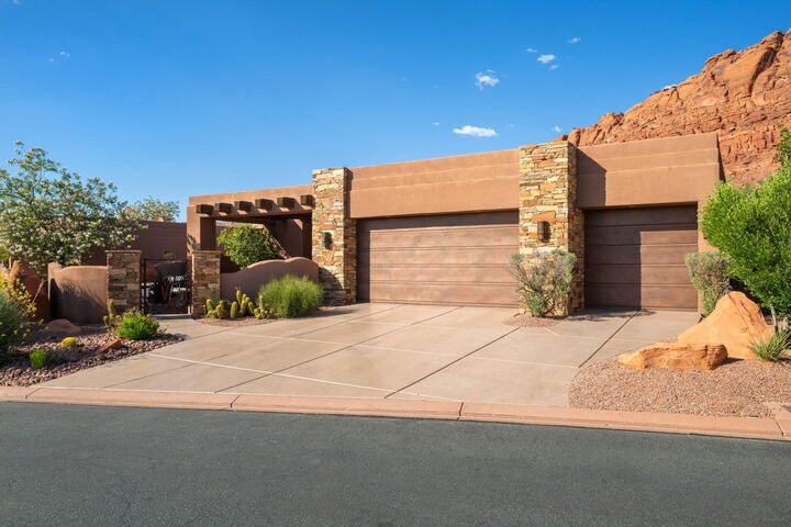 Property Photo: 2336 W Entrada Trail 36 UT 84770