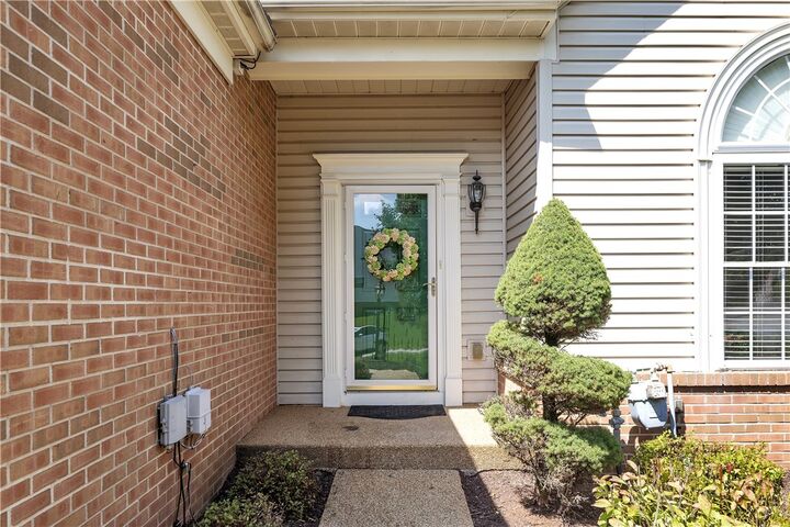 Property Photo:  1141 Linden Vue Drive  PA 15317 