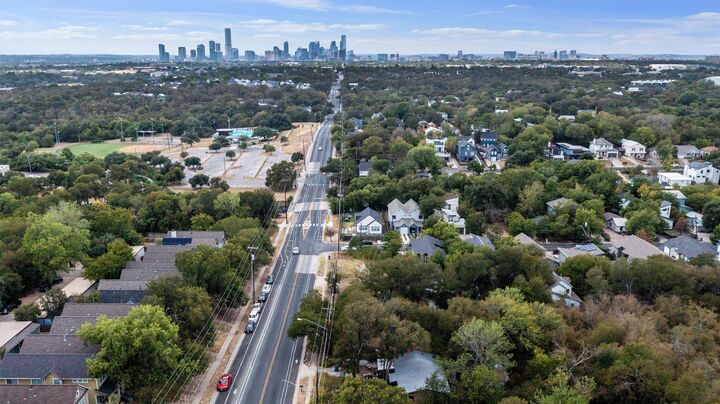 Property Photo: 4104 E 12th Street TX 78721
