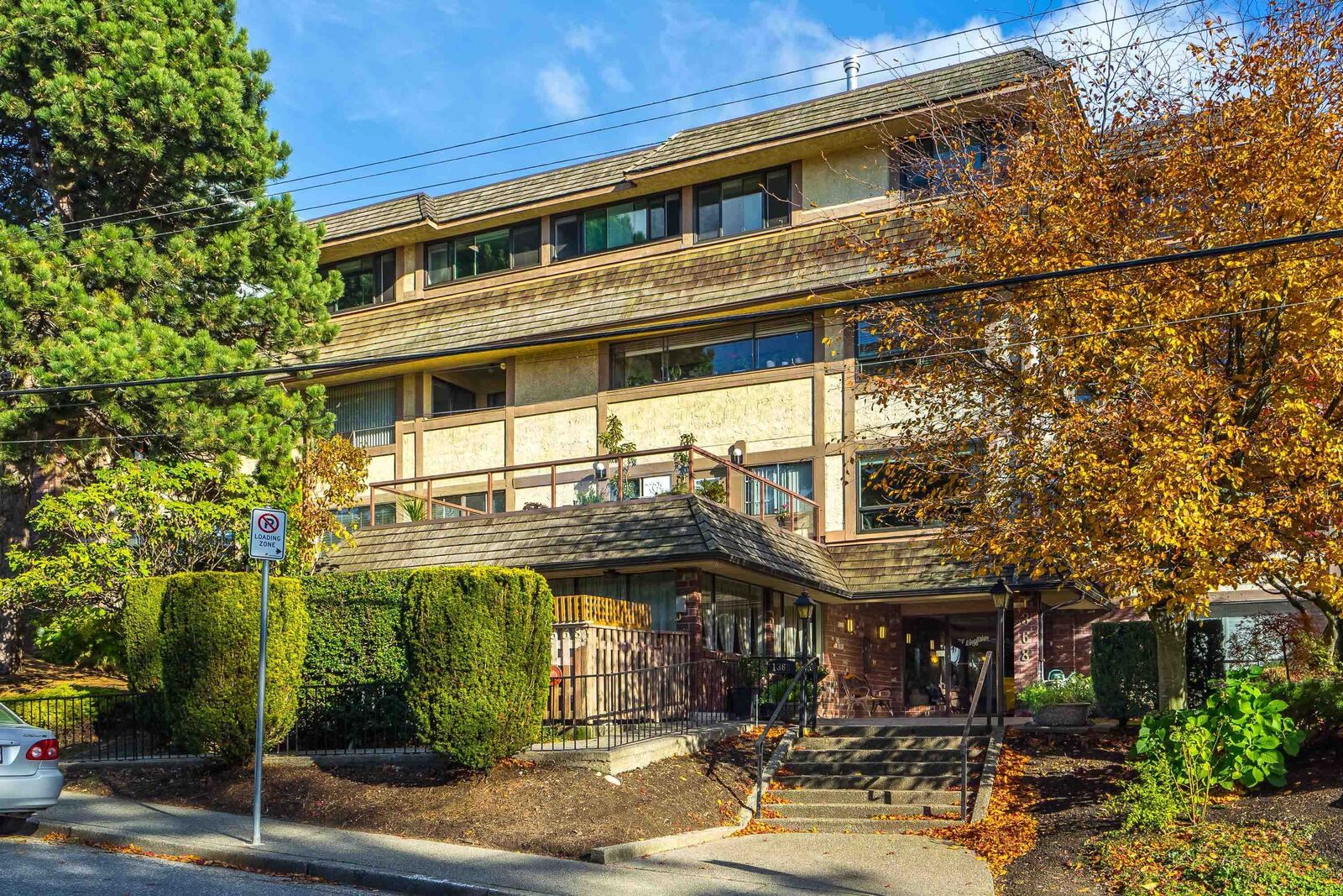 Property Photo:  1368 Foster Street 102  BC V4B 3X4 