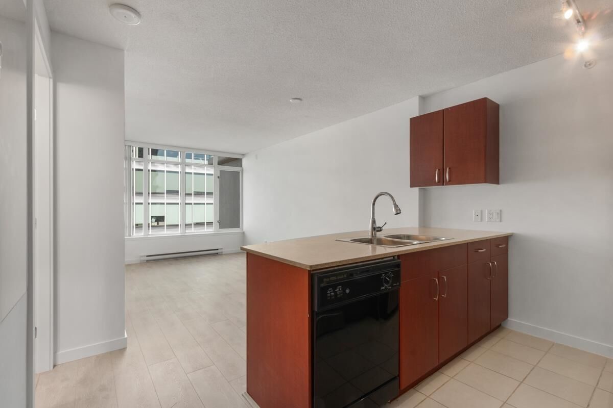 Property Photo:  610 Granville Street 2606  BC V6C 3T3 