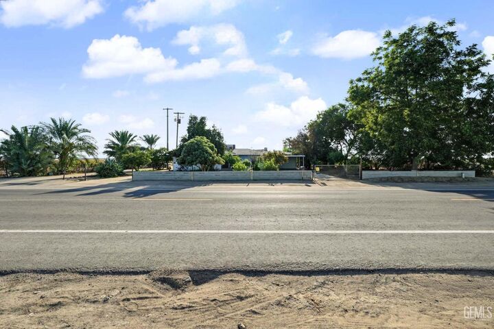 Property Photo: 7674 S Edison Road CA 93307