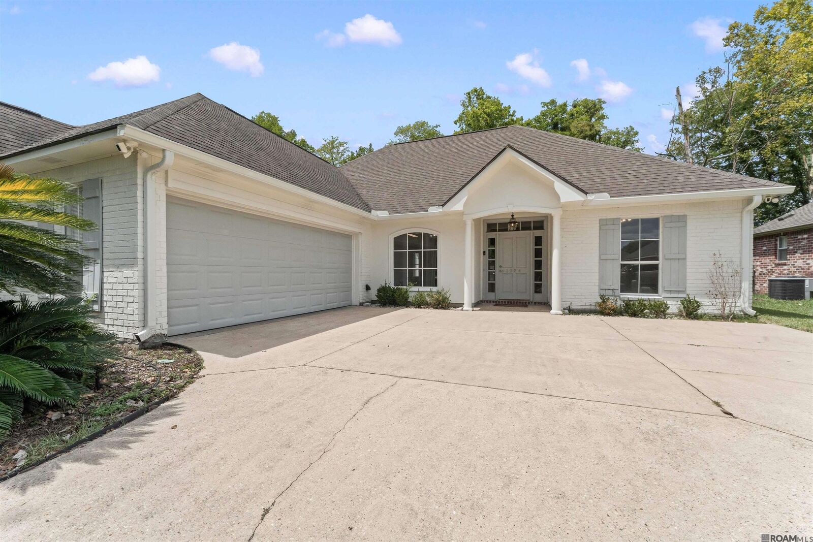 Property Photo: 1254 Springlake Dr LA 70810