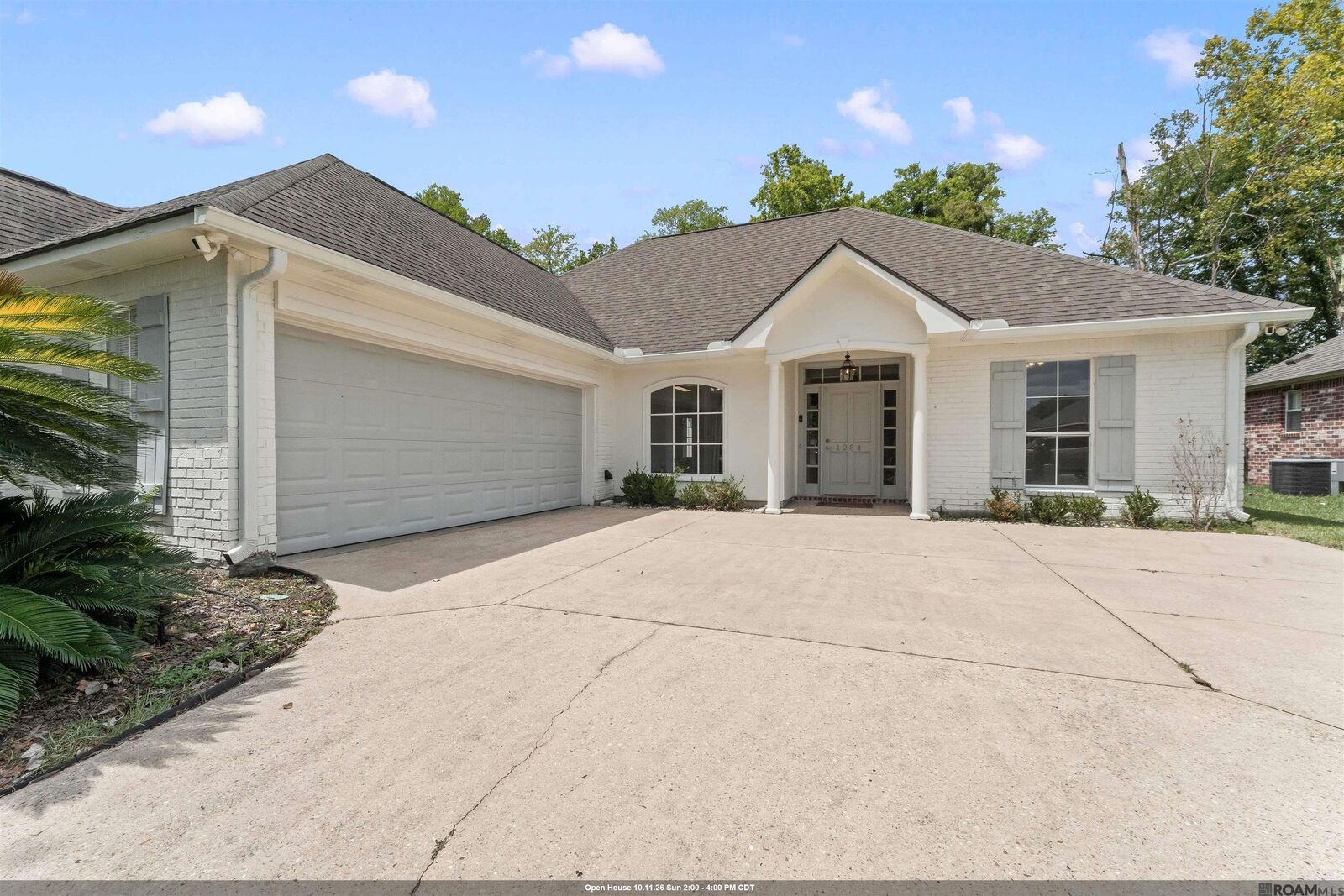 Property Photo: 1254 Springlake Dr LA 70810