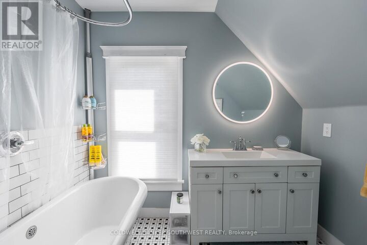 Property Photo:  224 Vidal Street South  ON N7T 2T7 
