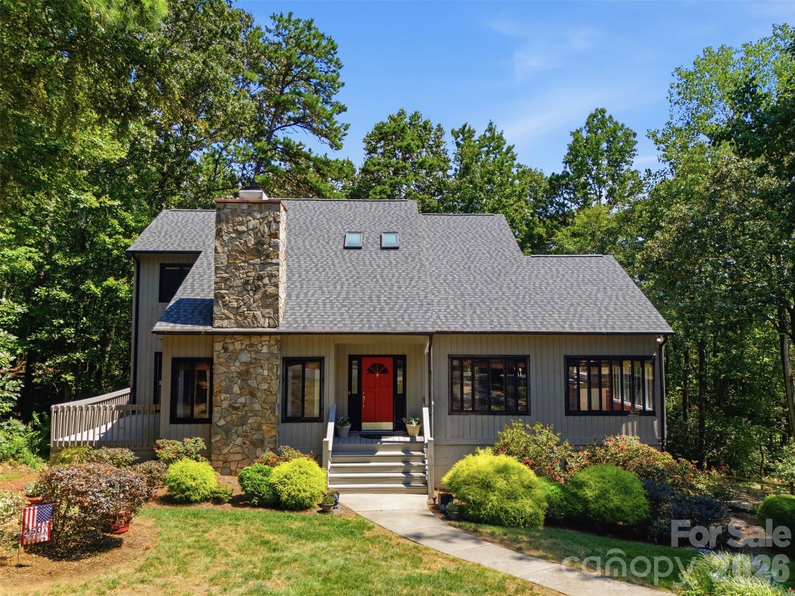 Property Photo: 13432 Windward Cove NC 28278