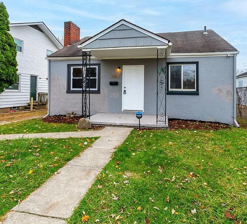 Property Photo:  2243 Safford Avenue  OH 43223 