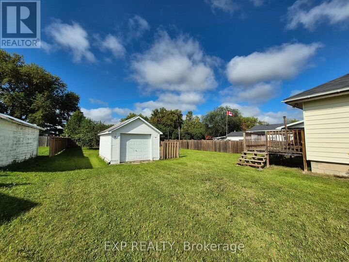 Property Photo: 170 June Street ON K7V 2K3